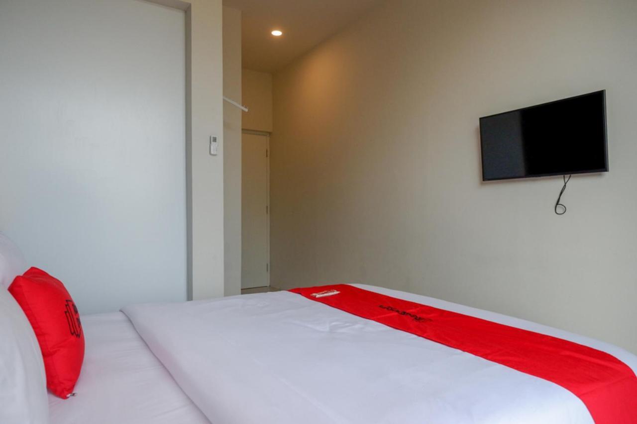 Reddoorz Plus Near Solo Baru Buitenkant foto
